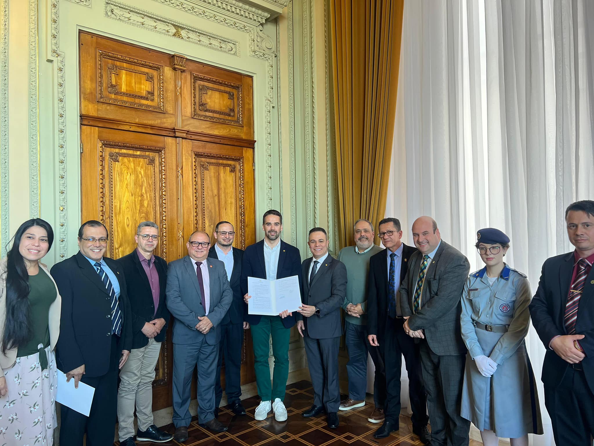 Lei nº 16.154/2024 — Dispõe sobre o serviço de Capelania e a prestação de assistência religiosa no Rio Grande do Sul